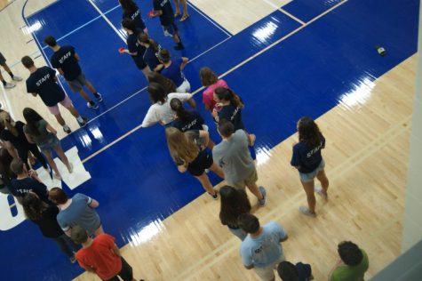 Husky Buddies and Freshmen during STEP 2017