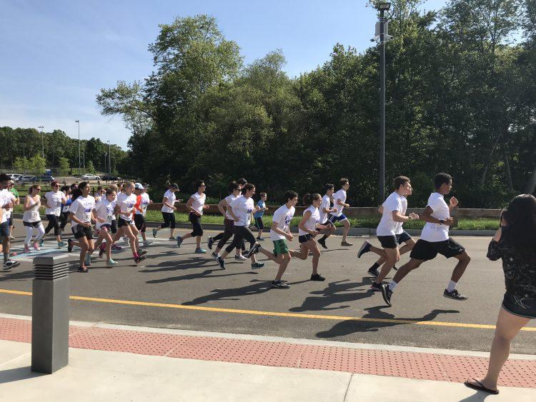 Students and Parents Participate in 2018 5k Color Run