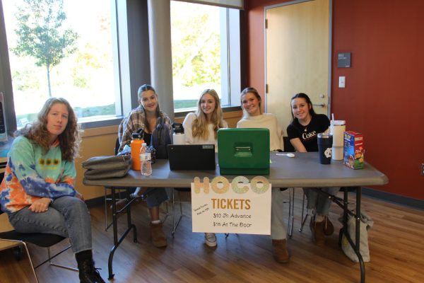 Spirit Squad members selling tickets during second lunch. 