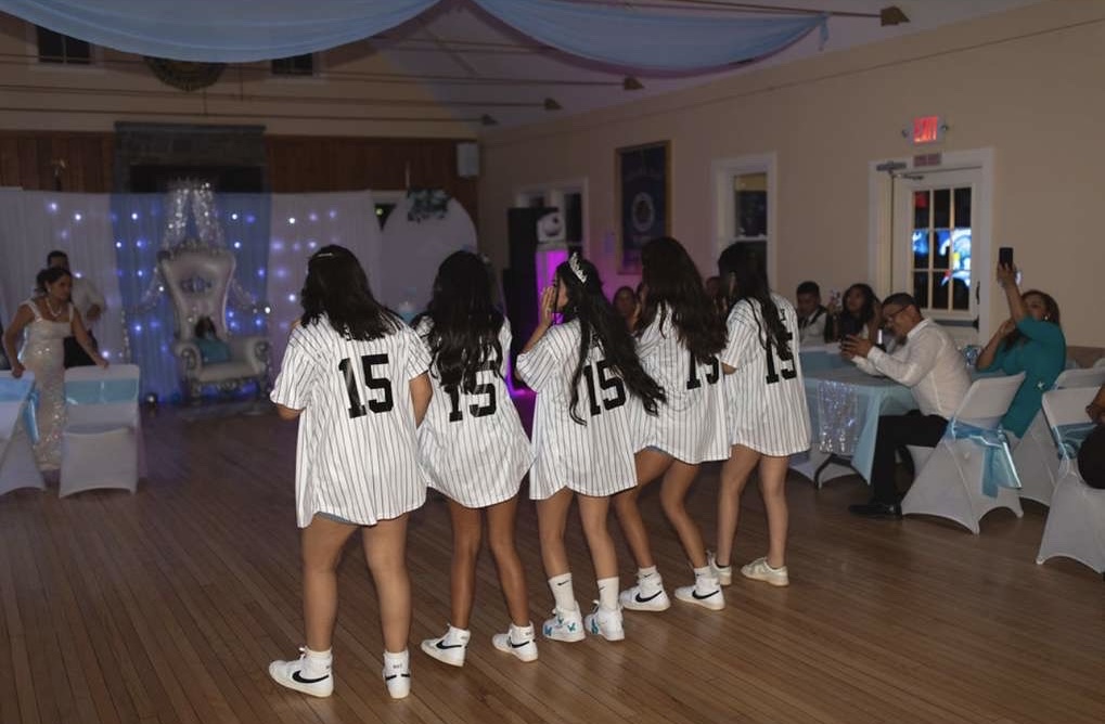 La Tradición De Quinceañera