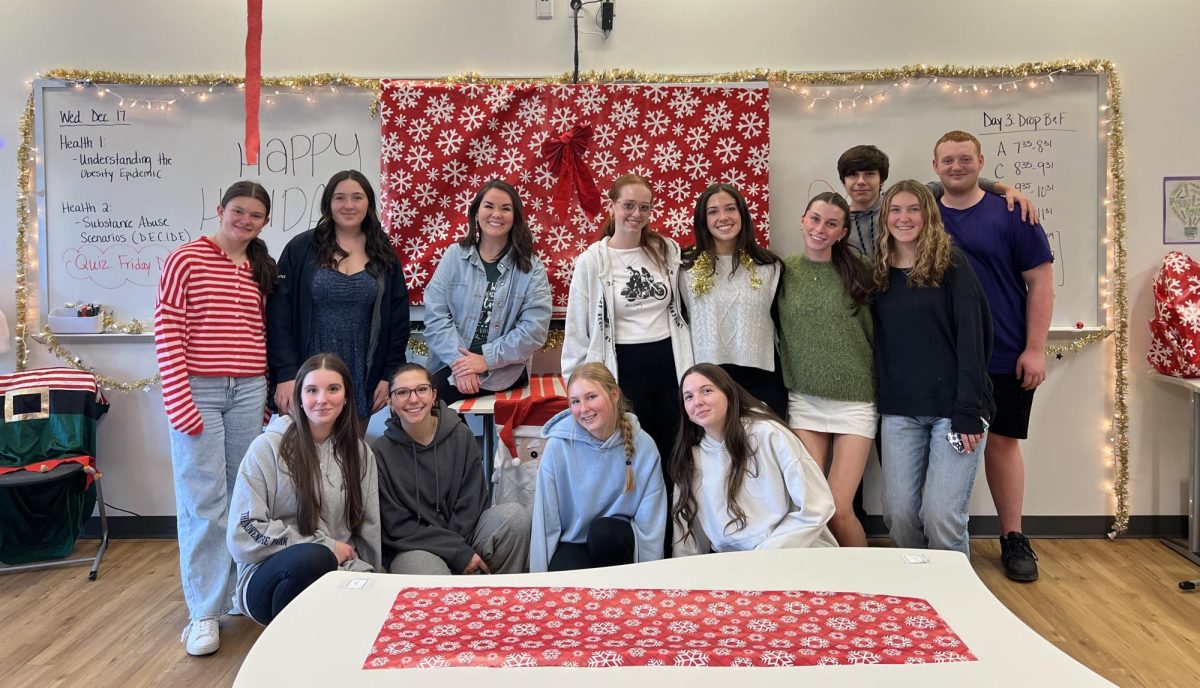 Spirit Squad students decorating Mrs. Lupones room