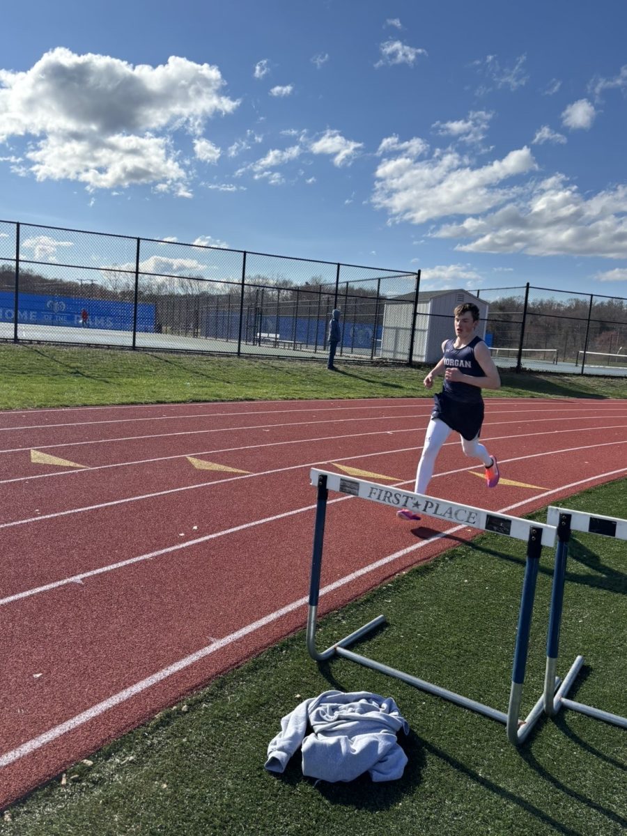 Darren Haverkampf running the 800-meter